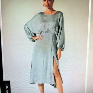 Astr the label - Marin Dolman Sleeve midi dress size M